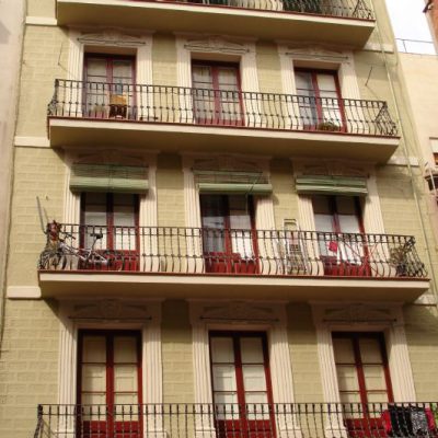 REHABILITACIÓN DE FACHADAS / CALLE DE LAFONT, 22  </br></br>Rehabilitación de edificio con valor patrimonial donde se realizaron trabajos de restauración de elementos ornamentales